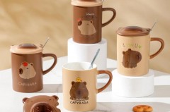 马克杯的多功能底座设计